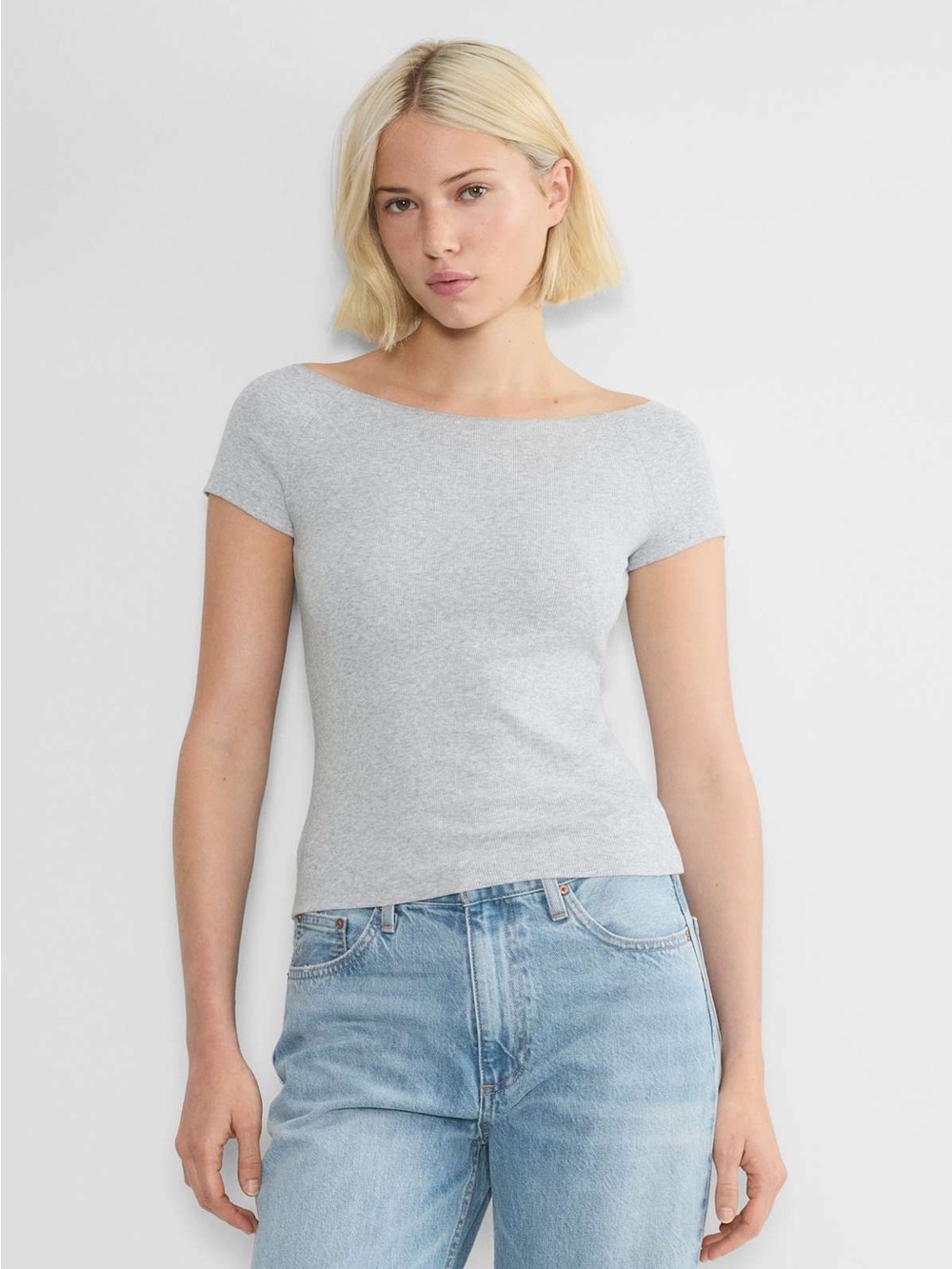 Aritzia HomeStretch™ Rib Off-Shoulder T-Shirt
Stretch-rib off-the-shoulder top